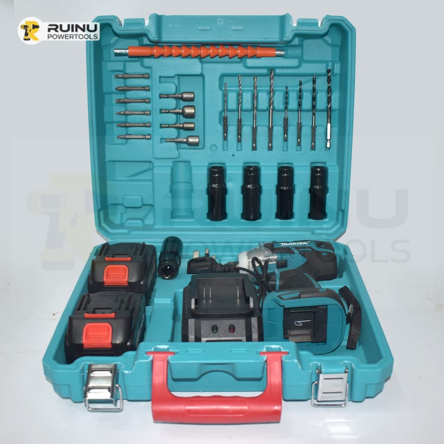 Makita Cordless Impact Driver Kit